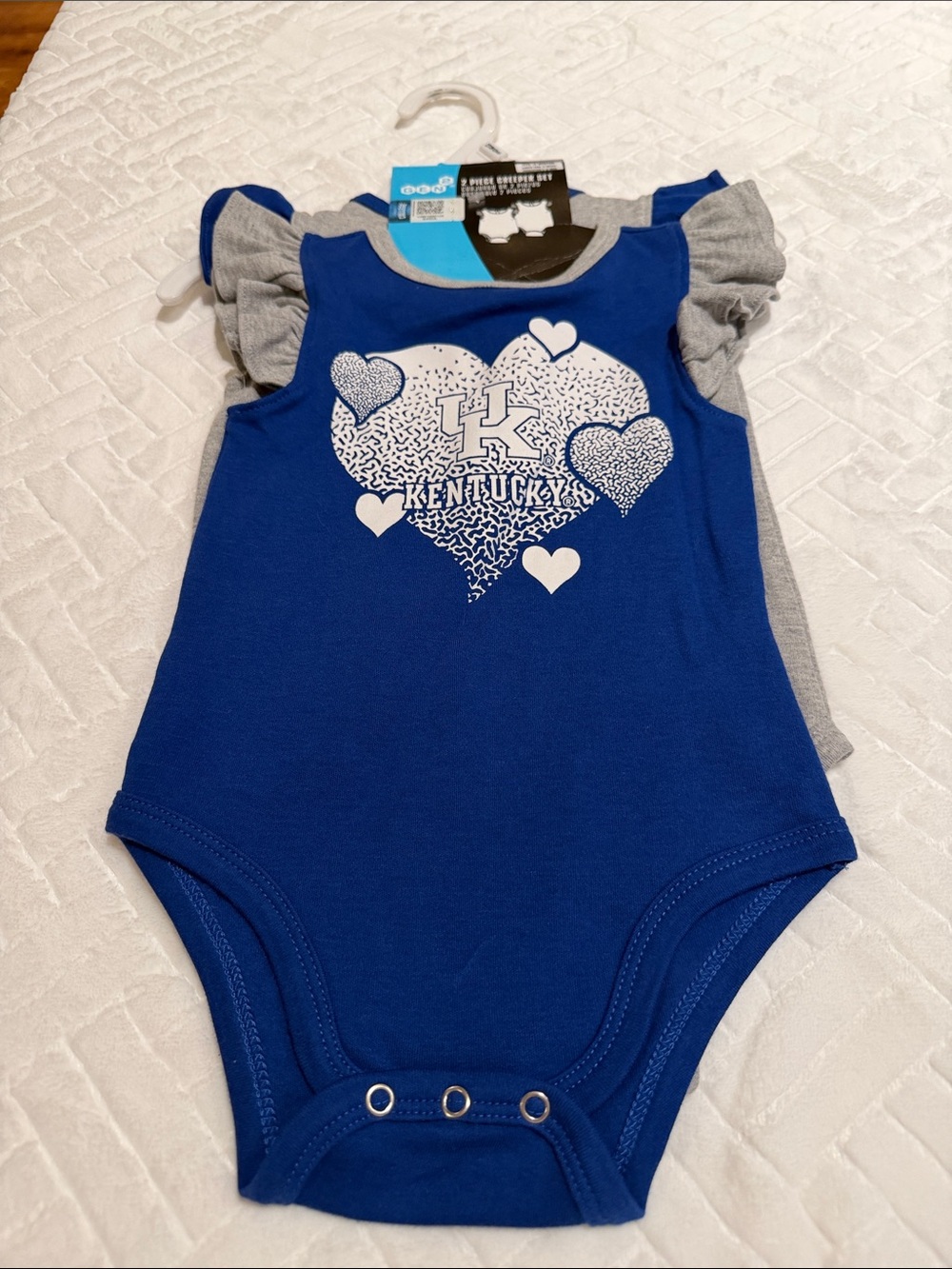 Kentucky Wildcats Blue Heart Baby One-Piece Bodysuit 2 pieces size 12mos NWT